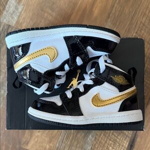 Jordan 1 Mid SE (TD) Kids Black and Gold Sneakers